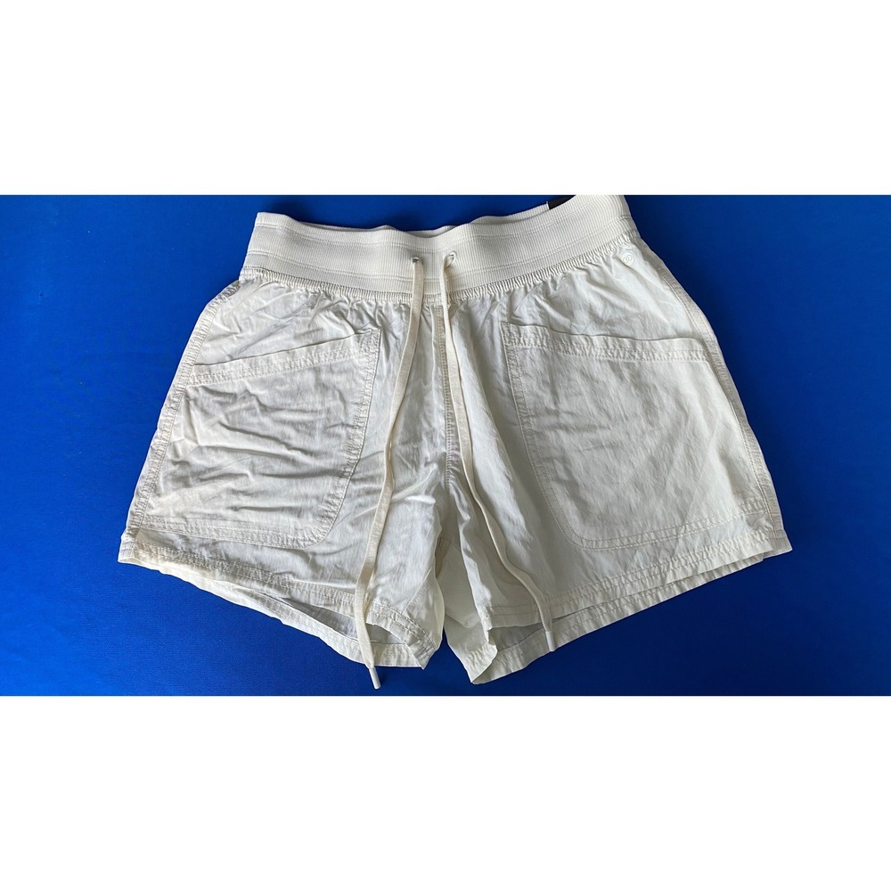 CALIA Journey Collection Mid-Rise Shorts Womens Small Cream White 4in Inseam NWT